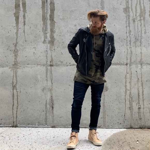 Meet your Posher’s, Tomomi & Tristan - Picture 2 of 2